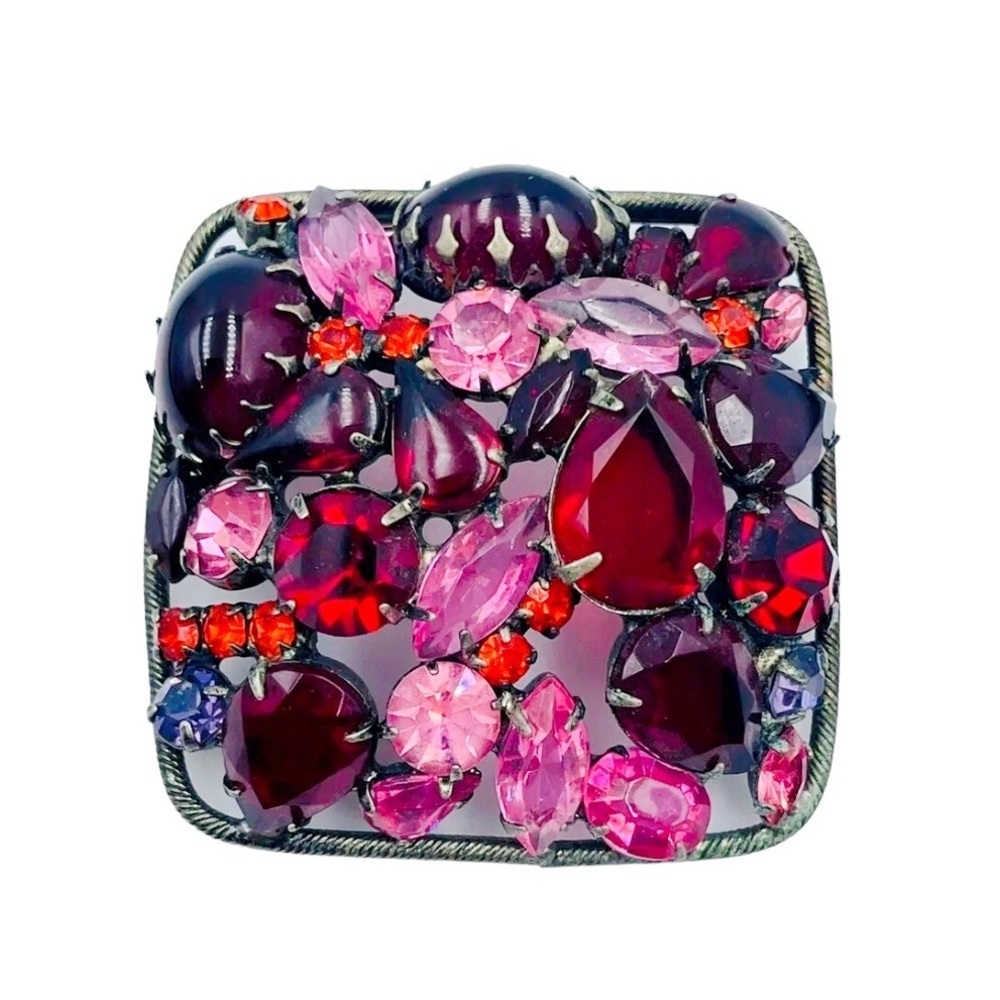 Vintage Schreiner Style Unsigned Glass Cabochon Red Pink Brooch.
